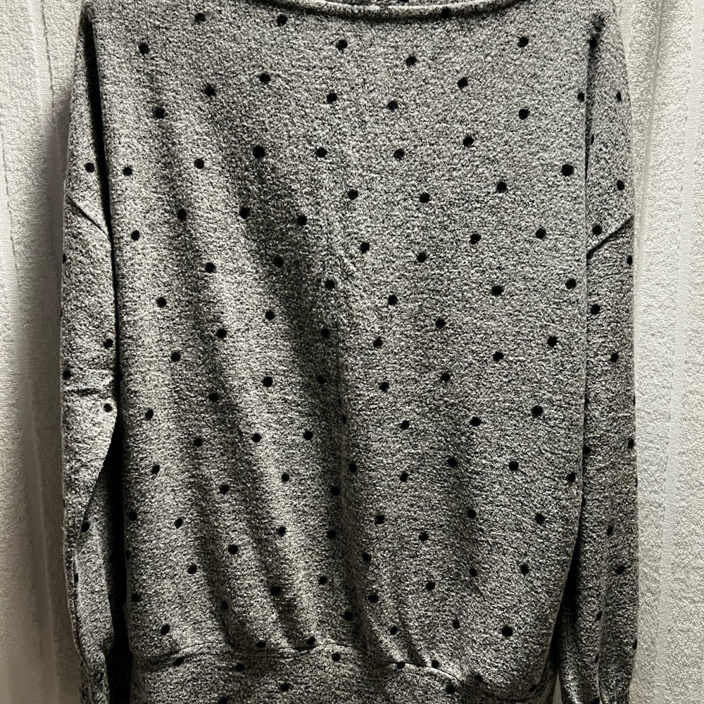 Lucky Brand sweater size large. Grey with black polka dots.